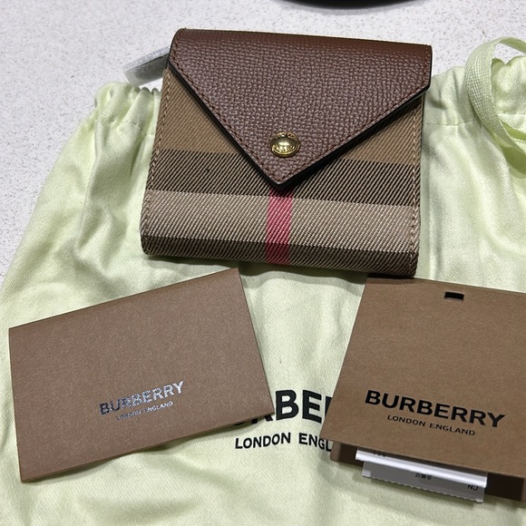 Burberry Lila Check Brown compact wallet - Picture 1 of 8